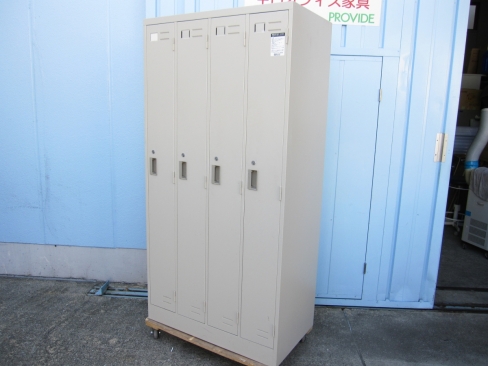 4人用ロッカー　鍵あり　ニューグレー　コクヨ製LK　900x515x1790