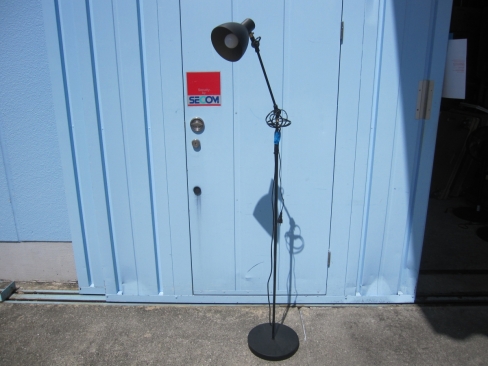 スタンド照明　コイズミ　H1600ｍｍ程度　ブラック