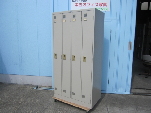 特価！　4人用ロッカー　鍵あり　ニューグレー　900ｘ515ｘ1790