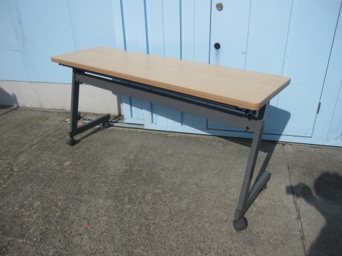会議用テーブル　1500ｘ450ｘ700　木目チーク　スタックテーブル　ナイキ製