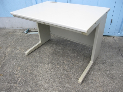 事務机　平デスク　1000ｘ700ｘ700　ニューグレー　配線カバー及び天板サイド部材1か所無し