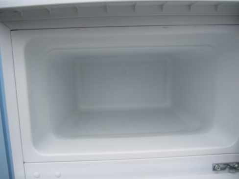 2021年製　2ドア冷凍冷蔵庫　RCT90WH/E　蒸発皿無し