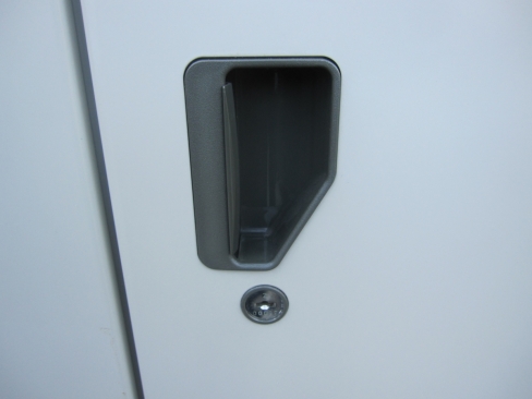 特価！　3人用ロッカー　鍵あり　ニューグレー　プラス製　※ラッチ壊れ　900ｘ500ｘ1800