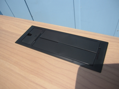 新品・未使用品！　カウンターテーブル　1200ｘ600ｘ1000　チーク天板/ブラック脚　4本脚　ハイデスク