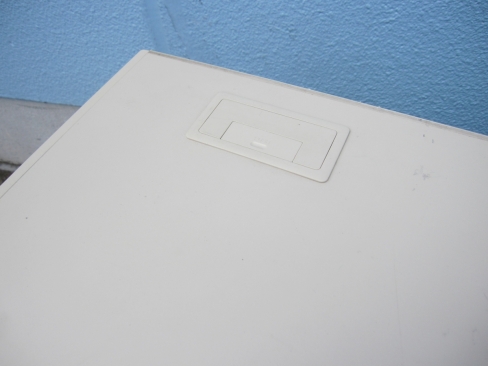 事務机　片袖デスク　鍵あり　1400ｘ700ｘ700　コクヨ製　ニューグレー