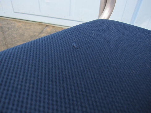 会議用チェア　ネイビー　イトーキ製エレックチェア　スタッキングチェア　KLC-620GBZ5T1B2