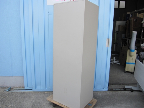 ２人用ロッカー　鍵あり　ニューグレー　609ｘ515ｘ1790　ウチダ製