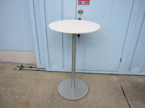 丸テーブル　ハイタイプ　ホワイト　φ600　H1000　キズあり