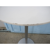 丸テーブル　ハイタイプ　ホワイト　φ600　H1000　キズあり