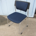 会議用チェア 破れ・ほつれ多め ネイビー イトーキ製エレックチェア スタッキングチェア KLC-620GBZ5T1B2