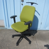 事務イス 肘あり ライトグリーン ウチダ製シエルト ハンガー付き