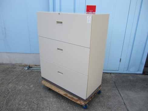 3段ラテラル　鍵あり　コクヨ製　ニューグレー　900ｘ450ｘ1100　ベース横へこみあり