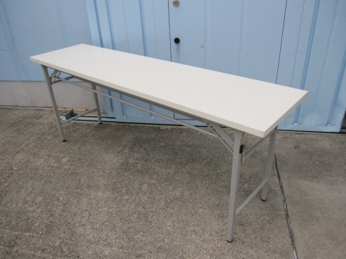 折り畳みテーブル　ホワイト　1800ｘ450ｘ700