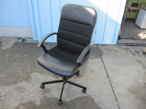 特価！　事務イス　イケア製　ブラック　肘あり　ハイバック