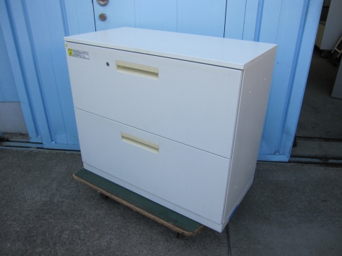 2段ラテラル　鍵あり　ホワイト　天板付き　900ｘ450ｘ780　ウチダ製