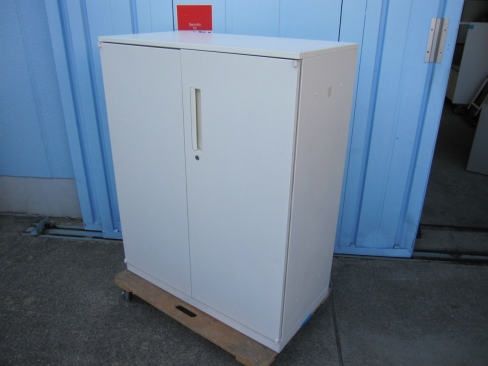 両開き書庫　ホワイト　鍵あり　天板付き　900ｘ450ｘ1120　ウチダ製