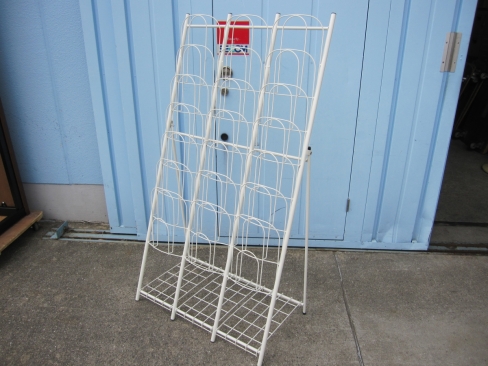 3列7段カタログスタンド　780ｘ450ｘ1420　ホワイト