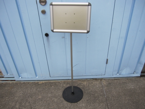 A4　表示スタンド　案内板