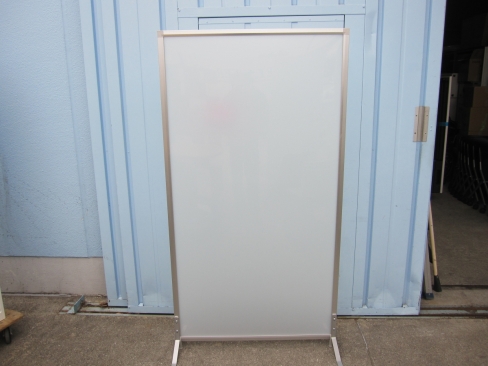 脚付パーテーション　半透明　900ｘ1700