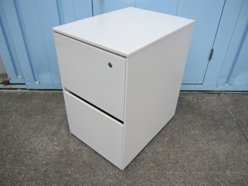 2段ワゴン　ホワイト　鍵あり　400ｘ540ｘ625