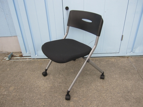 会議用チェア　ブラック　ネスティングチェア