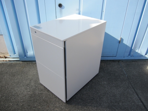 ３段ワゴン　鍵あり　ホワイト　オカムラ製プロユニット　390ｘ580ｘ650