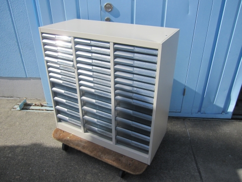 ３列浅型８段深型５段クリアケース　880ｘ400ｘ880　コクヨ製　S-A333F1N　天板へこみあり