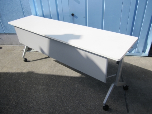 会議テーブル　スタックテーブル　幕板あり　ホワイト　1800ｘ450ｘ720　コクヨ製