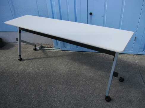 会議テーブル　スタックテーブル　ホワイト　1800ｘ450ｘ720　イトーキ製　ＴＨＰ－１８４Ｘ１－Ｗ９