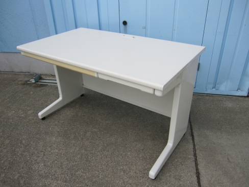 事務机　平デスク　ホワイト　1200ｘ700ｘ700　引き出し日焼けあり　プラス製