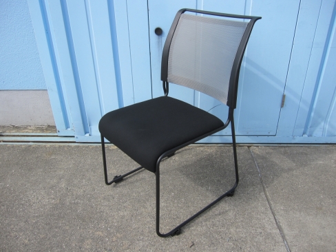 会議用チェア　ライトグレー/ブラック　スタッキングチェア