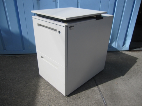 2段ワゴン　鍵あり　ホワイト　天板昇降H650～750　イトーキ製