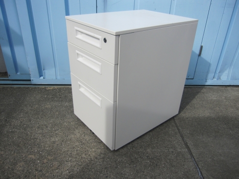 ３段ワゴン　ホワイト　鍵あり　400ｘ580ｘ620