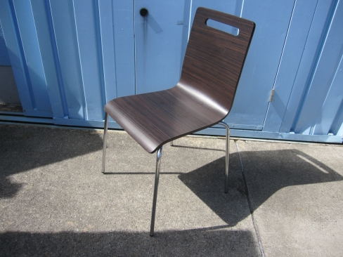 スタッキングチェア　木目ダークブラウン　オリバー製