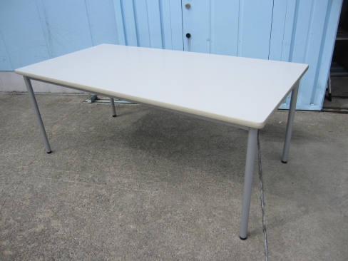 会議テーブル　ニューグレー　1800ｘ900ｘ720　４本脚　