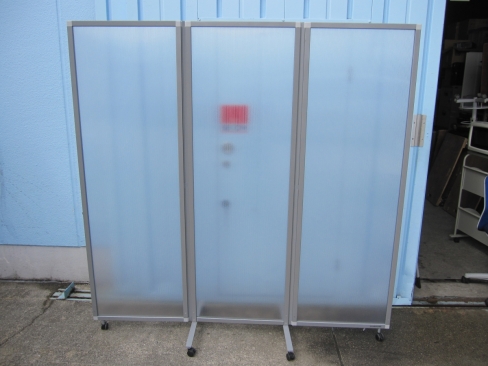 ３連パーテーション　半透明　1810ｘ1800