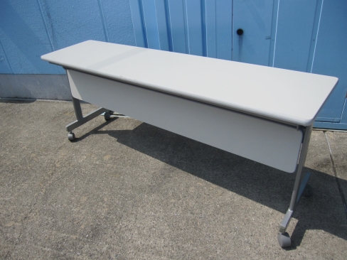 会議用テーブル　幕板付きニューグレー　1800ｘ450ｘ700　スタックテーブル