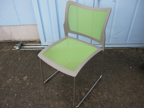 会議用チェア　グリーン　メッシュ　スタッキングチェア　