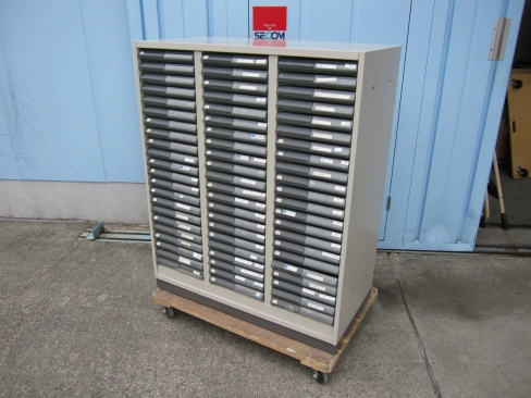 3列22段クリアケース　コクヨ製　ニューグレー　900ｘ450ｘ1100