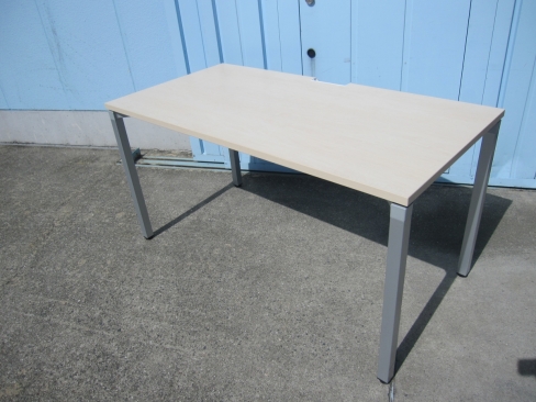 ワークデスク　配線カバー無し　1400ｘ700ｘ720　コクヨ製デルフィ２