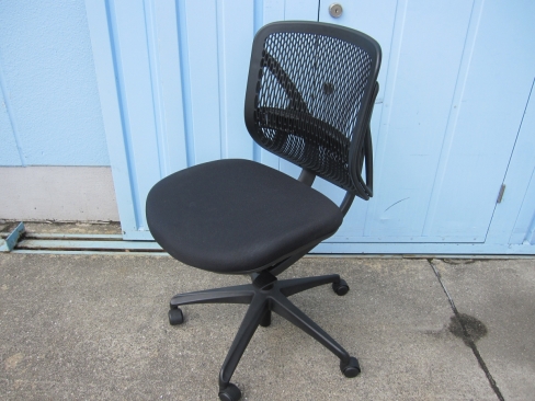 事務イス　ブラック　イナバ製イエラチェア　ローバック