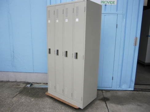 4人用ロッカー　鍵あり　ニューグレー　プラス製　900ｘ515ｘ1790