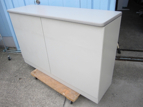 受付カウンター　ニューグレー　ナイキ製　1500ｘ450ｘ950