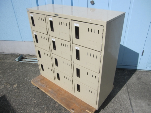 12人用シューズロッカー　鍵無し　ニューグレー　サビあり　900ｘ330ｘ880