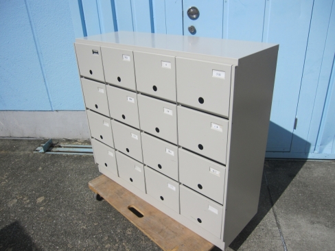 16人用シューズロッカー　ニューグレー　コクヨ製　1000ｘ350ｘ900