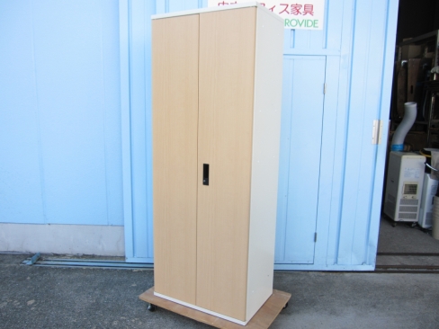 両開き書庫　鍵あり　700ｘ450ｘ1850　プラス製　ホワイト/扉チーク