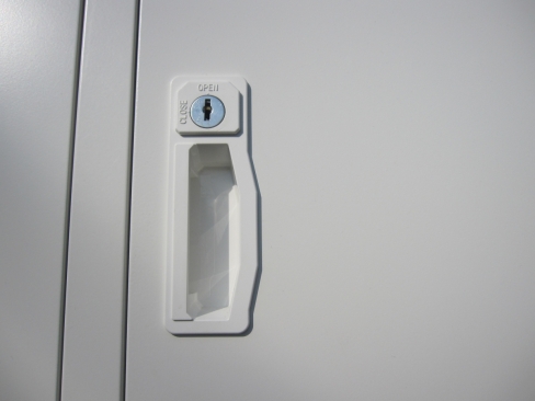 12人用ロッカー　鍵あり　ホワイト　900ｘ515ｘ1790　生興製