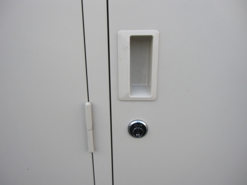 3人用ロッカー　ニューグレー　鍵あり　ウチダ製　900ｘ515ｘ1790