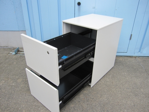 2段ワゴン　ホワイト　鍵あり　400ｘ540ｘ625