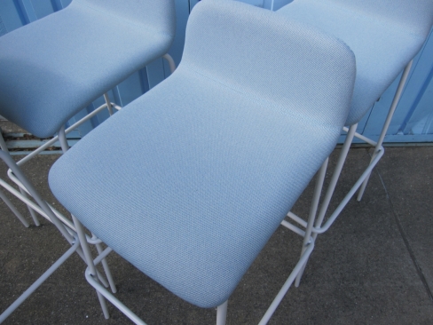 ハイチェア４台セット　ライトブルー　イトーキ製ノットワーク　KLL-133C1-W9S5